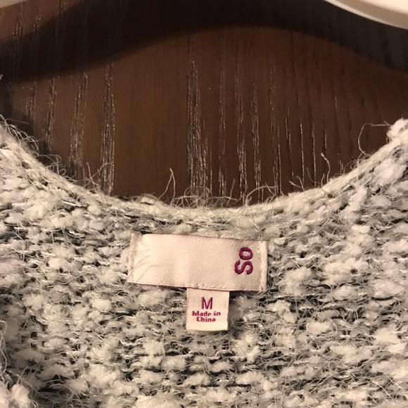 Fuzzy sweater - Picture 2 of 5